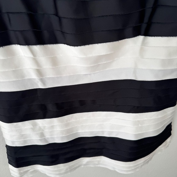 White House Black Market Black White Striped Tiered Ruffle Sleeveless Blouse 6 - Picture 5 of 7